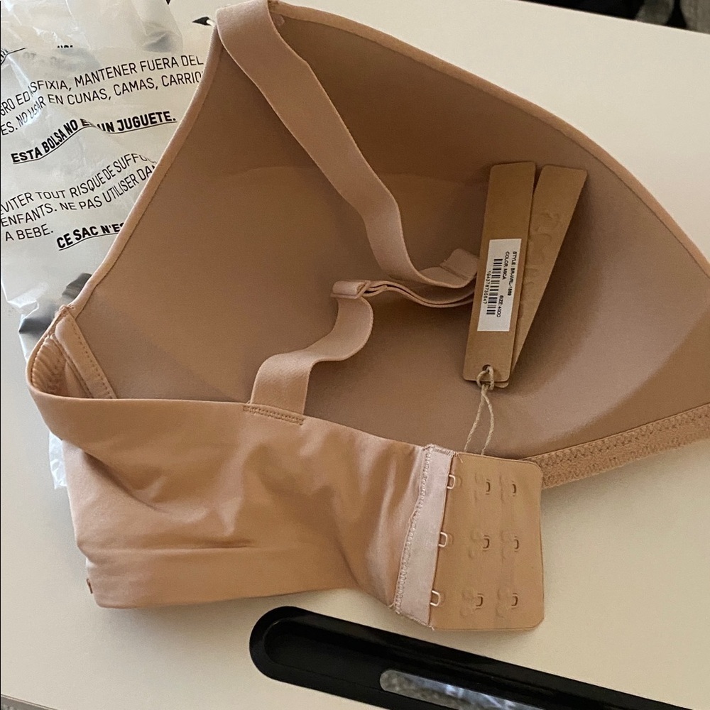 NWT SKIMS Wireless Form T-shirt Demi Bra - Mica 40DD